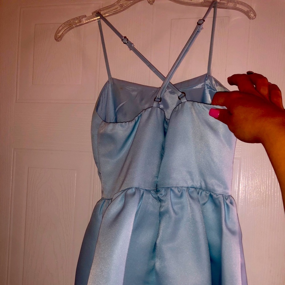 Baby blue (SHORT dress) silky material